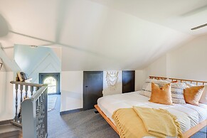 Chic & Historic Apartment ~ 6 Mi to Louisville!