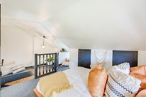 Chic & Historic Apartment ~ 6 Mi to Louisville!