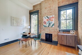 Chic & Historic Apartment ~ 6 Mi to Louisville!