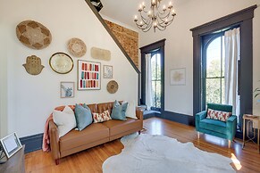 Chic & Historic Apartment ~ 6 Mi to Louisville!