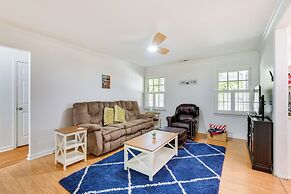 13 Mi to Annapolis: Dog-friendly Home w/ Fire Pit!