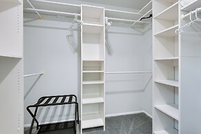 13 Mi to Annapolis: Dog-friendly Home w/ Fire Pit!