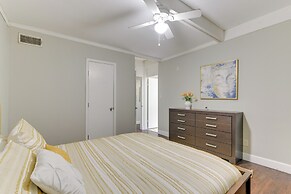 Walk to Beach: Galveston Vacation Rental!