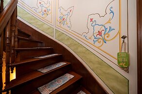 Valeria Antique 1892 Sultanahmet