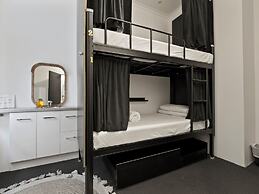 Azzurro Pod Hotel Central Sydney