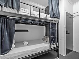 Azzurro Pod Hotel Central Sydney