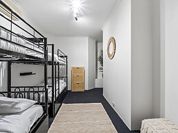 Azzurro Pod Hotel Central Sydney