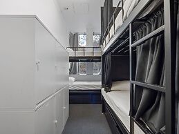 Azzurro Pod Hotel Central Sydney