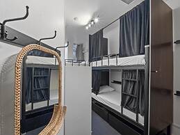 Azzurro Pod Hotel Central Sydney