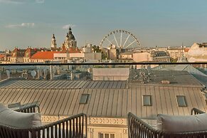 Dorothea Hotel, Budapest, Autograph Collection