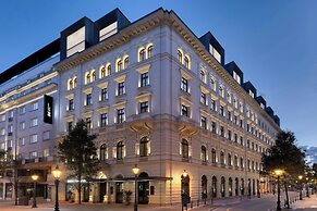 Dorothea Hotel, Budapest, Autograph Collection