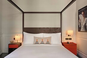 Dorothea Hotel, Budapest, Autograph Collection