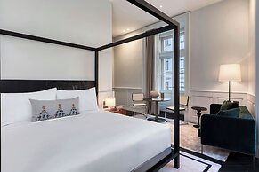 Dorothea Hotel, Budapest, Autograph Collection