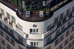 Dorothea Hotel, Budapest, Autograph Collection