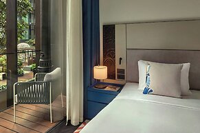 Dorothea Hotel, Budapest, Autograph Collection