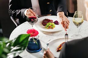 Dorothea Hotel, Budapest, Autograph Collection