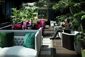 Dorothea Hotel, Budapest, Autograph Collection