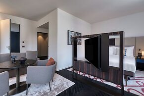 Dorothea Hotel, Budapest, Autograph Collection