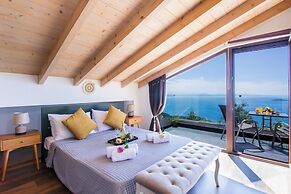 Blue sky loft by Corfuescapes