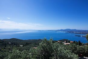 Blue sky loft by Corfuescapes