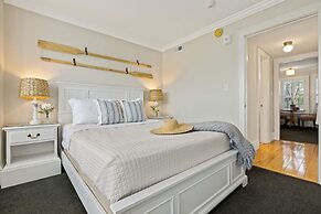 Tranquil House Inn