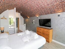 The Tunnel at Bridge Lake Farm and Fishery