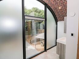 The Tunnel at Bridge Lake Farm and Fishery