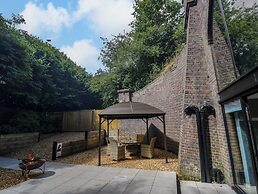The Tunnel at Bridge Lake Farm and Fishery