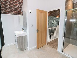 The Tunnel at Bridge Lake Farm and Fishery