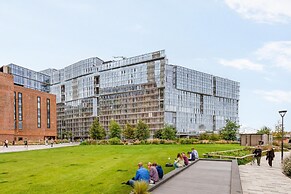 Battersea Power Station Flat With River Views