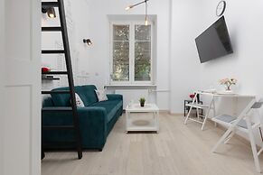 Aleja Wyzwolenia Studio by Renters