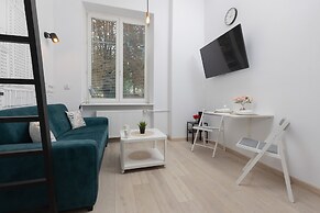 Aleja Wyzwolenia Studio by Renters