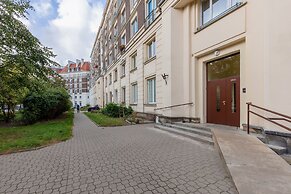 Aleja Wyzwolenia Studio by Renters