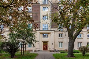 Aleja Wyzwolenia Studio by Renters