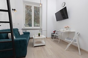 Aleja Wyzwolenia Studio by Renters