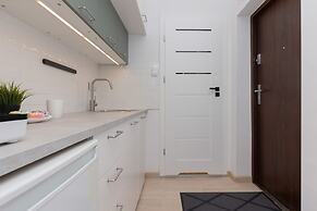 Aleja Wyzwolenia Studio by Renters