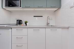 Aleja Wyzwolenia Studio by Renters