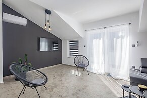 Pool House Beba Tribalj Lake