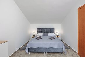 Pool House Beba Tribalj Lake