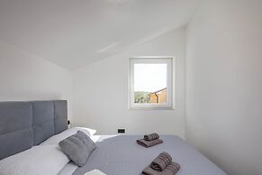 Pool House Beba Tribalj Lake