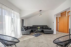 Pool House Beba Tribalj Lake