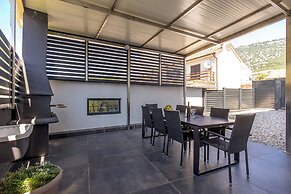 Pool House Beba Tribalj Lake