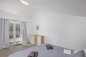 Pool House Beba Tribalj Lake