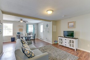 Walk to Beach: Cozy Unit in Galveston!