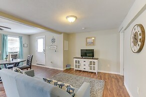 Walk to Beach: Cozy Unit in Galveston!