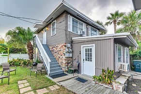 Walk to Beach: Cozy Unit in Galveston!