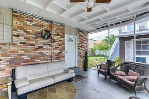 Walk to Beach: Cozy Unit in Galveston!