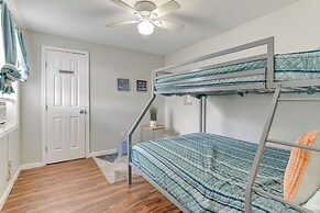 Walk to Beach: Cozy Unit in Galveston!