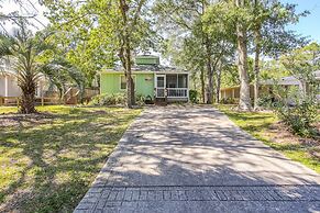 North Carolina Abode - Deck & Grill, Walk to Beach