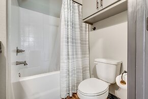 Newly Built 'corner Hideaway' 3 Mi to Texas A & M